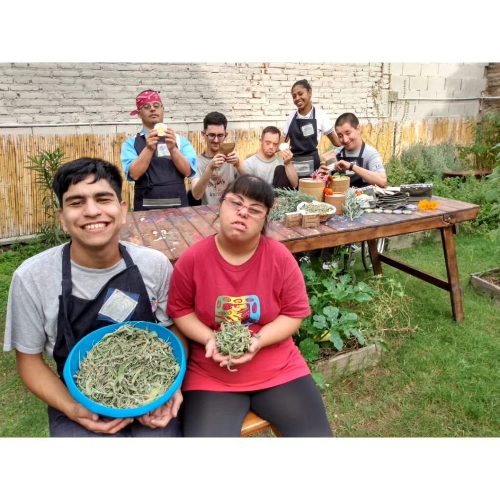 Instagram post from encuentro.mc. This post is in position 0.